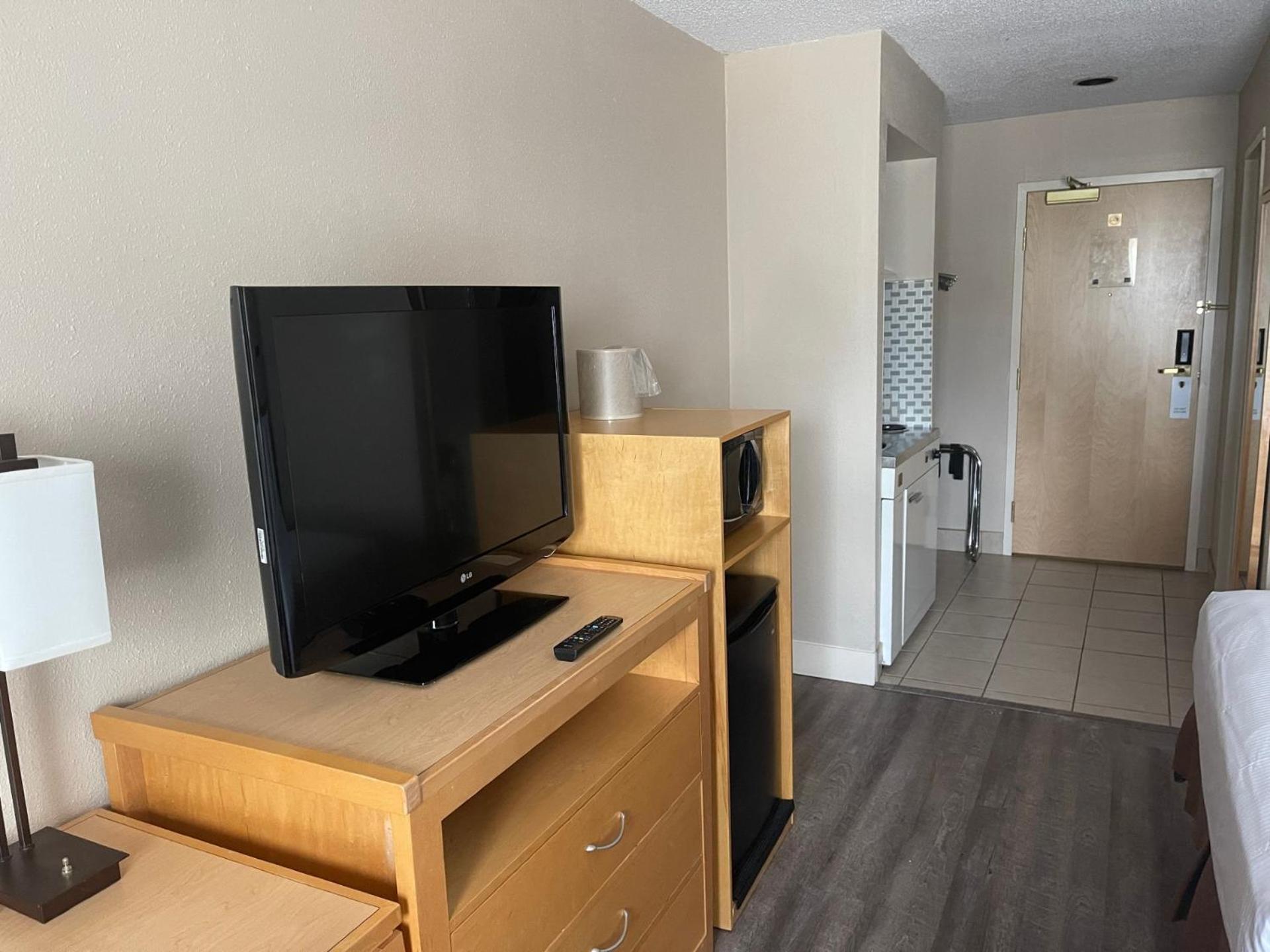 Chelsea Hotel Coquitlam